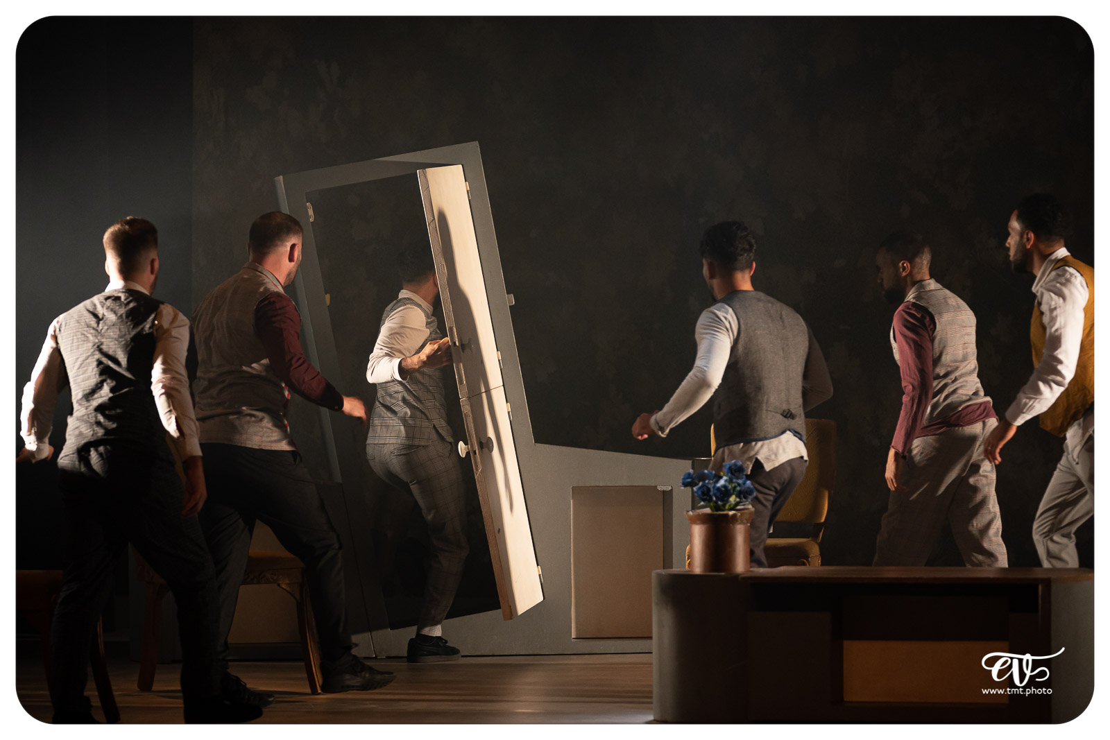 SUR LE FIL (CIE PYRAMID)